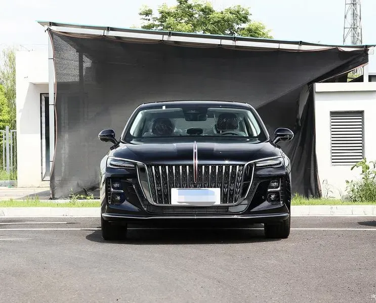 imgi_42_Hongqi-H5-Hybrid-Electric-and-Petrol-Car-for-Sale Hongqi H5 – For Sale From China | EVOVED - Image 1